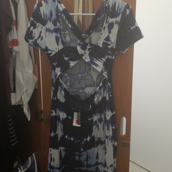 Dress - Picture 2 of 2